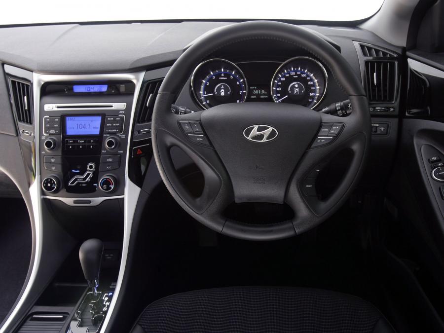  Hyundai i45 2010 года  (фото 16 из 17)